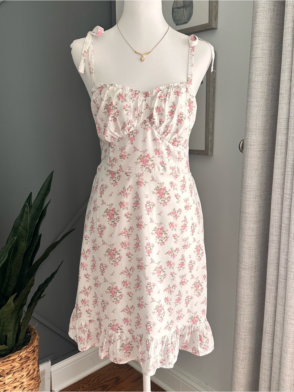 Hollister Babydoll Y2k White Mini Dress with Pink Floral Print